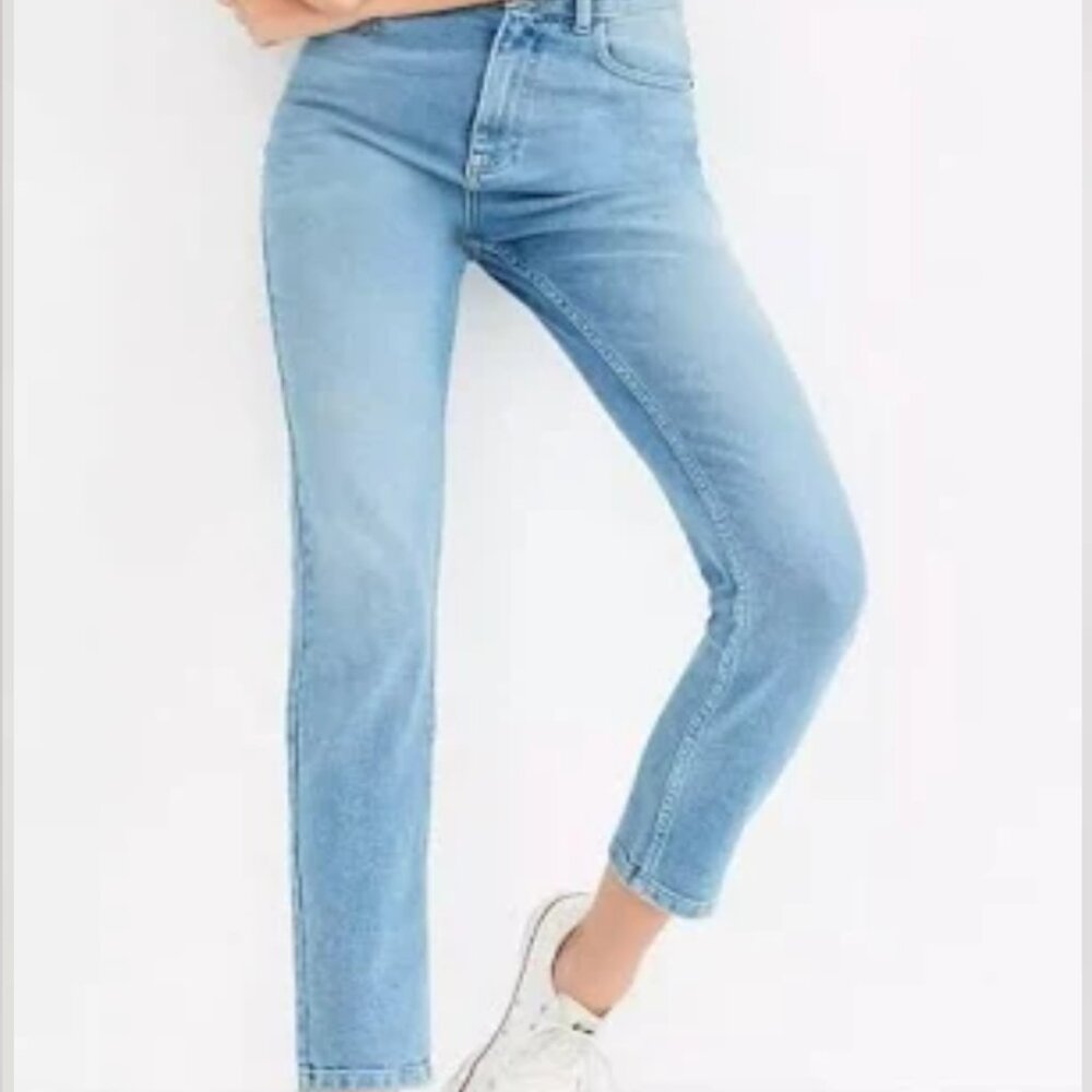Urban Outfitters BDG Girlfriend high-rise 26